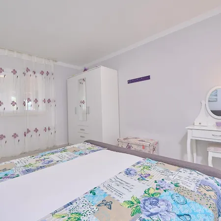 빌라 Beachfront Mihovil With Direct Access *
