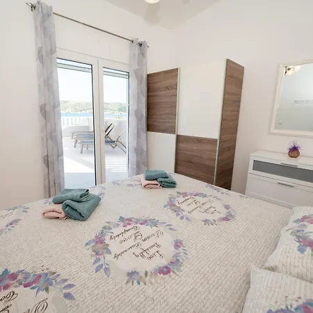 Beachfront Mihovil With Direct Access Villa Kastel Stafilic
