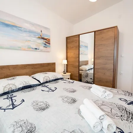Beachfront Mihovil With Direct Access Kastel Stafilic