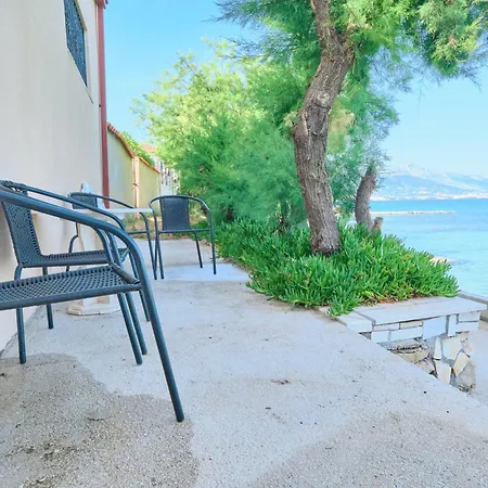 Beachfront Mihovil With Direct Access Kastel Stafilic