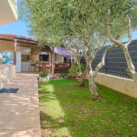 Beachfront Mihovil With Direct Access Kastel Stafilic